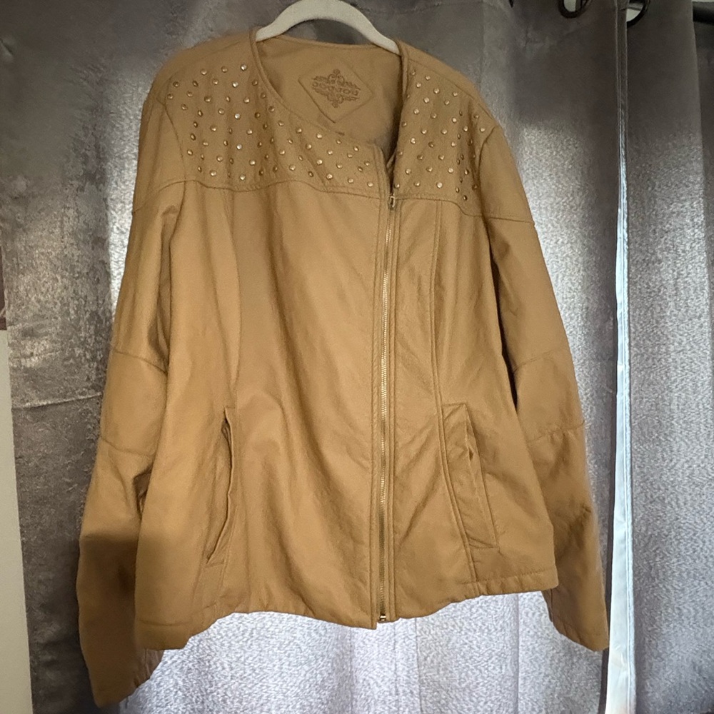 Jou Jou Tan Leather Jacket with V-Neck and Zipper Closure